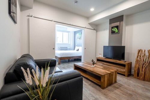 Serviced 1 Bedroom Apartment in Regina | Metro 1827 Apartments