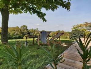 Property grounds - Idyllic cozy 1-bedroom stone cottage in peaceful Périgord with AC, Pool & View (Montaut)