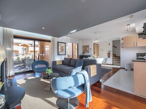 TV - Baia da Luz - Upper Luz Suite (Luz)