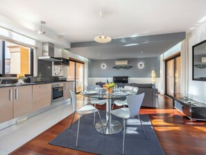 Dining - Baia da Luz - Upper Luz Suite (Luz)