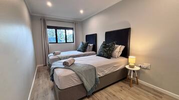 Toalettartikler (inkludert), håndklær, såpe og sjampo