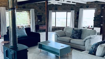 Maison Supérieure, vue montagne | Coin séjour