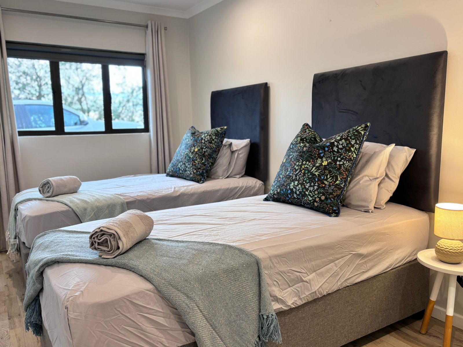 Safe på rommet, strykejern/-brett og wi-fi (inkludert)