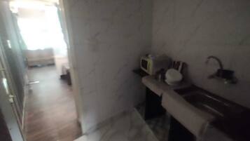 Hårføner, håndklær, såpe og toalettpapir