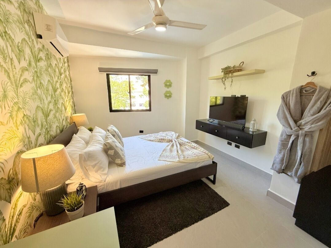 1 bedroom, in-room safe, desk, iron/ironing board