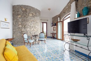 TV - Villa Magnifico - Paradise with pool in Amalfi (Furore)