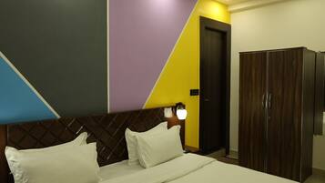 Deluxe Double Room | Free WiFi, bed sheets