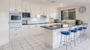Fridge, microwave, oven - Parkview 2 on Forsters Pebbly Beachfront (Forster)