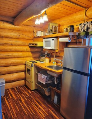 Private kitchen - ^^LOG CABIN ON THE RIVER! Alaskan Aurora Adventure (Fairbanks)