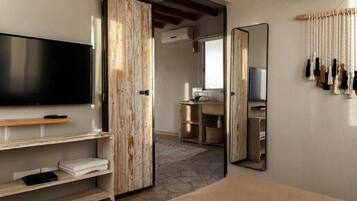 Basic Double or Twin Room, Desert View