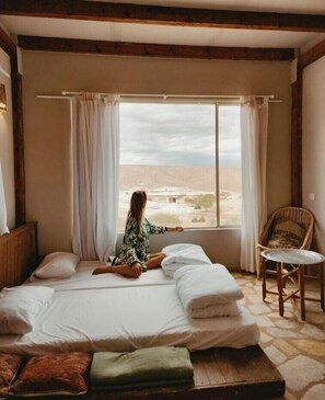Basic Double or Twin Room, Desert View | Living area - amara tzukim (HaTikhona)