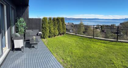 Breathtaking ocean and fjord view short distance to Bergen