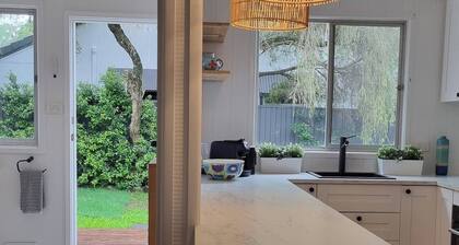 Sea Breeze at Margate Beachside-pet Friendly