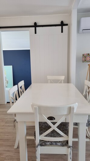 House, 3 Bedrooms | Dining room - Sea Breeze at Margate Beachside-pet Friendly (Margate)