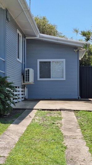 House, 3 Bedrooms | Property grounds - Sea Breeze at Margate Beachside-pet Friendly (Margate)