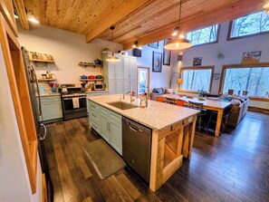 Microwave, oven, stovetop, dishwasher - Woods Retreat~River Views~Hot Tub~Spacious Home Near Chattanooga (Chattanooga)