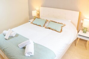 Room - Ap. familiar en el mar con garaje en Roses (Roses)