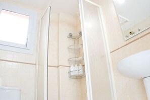 Shower, hair dryer - Ap. familiar en el mar con garaje en Roses (Roses)