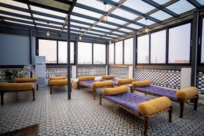 Terrace/patio - SHIVA KASHI HOTEL (Varanasi)