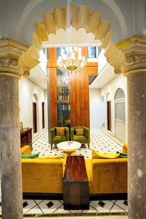 Living area - SHIVA KASHI HOTEL (Varanasi)