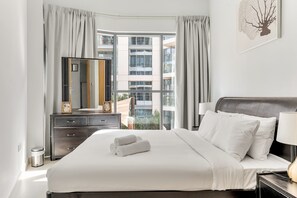 Iron/ironing board, WiFi, bed sheets - Free housekeeping visits during your stay - StayShort - Downtown 2 Bed Unit with Burj Views that Sleeps 4 (Downtown)