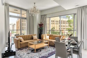TV - Free housekeeping visits during your stay - StayShort - Downtown 2 Bed Unit with Burj Views that Sleeps 4 (Downtown)