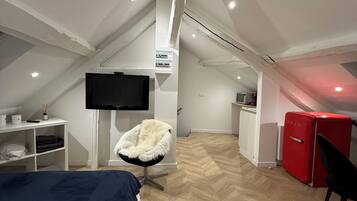 Internet, bed sheets