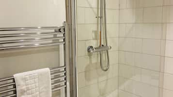 Habitación doble, baño en la habitación | Baño