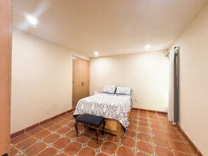 3 quartos, Wi-Fi de cortesia, roupa de cama