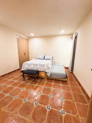 3 dormitorios, wifi gratis, ropa de cama