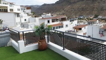 House, 2 Bedrooms, Smoking, Terrace | Balcony