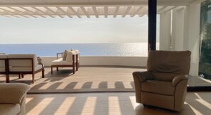 Terrace/patio - Sea Horizon Spacious Sea View Villa for Families and Groups (Halkidiki)