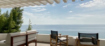 Sea Horizon Spacious Sea View Villa for Families and Groups