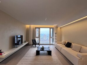 Senior Apartment, 3 Bedrooms | Wi-fi percuma 