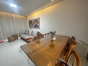 Basic Apartment | Dining - Residencial Jardins de Taperapuã 2 (Porto Seguro)