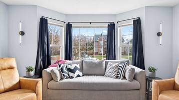 Una Smart TV, videojuegos, libros