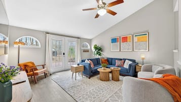 Una Smart TV, videojuegos, libros