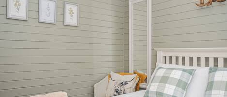 3 bedrooms, individually decorated, individually furnished, free WiFi