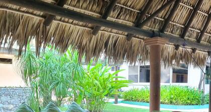 Spacious 8-bedroom, 22-guests chalet in tranquil Puerto San José with AC