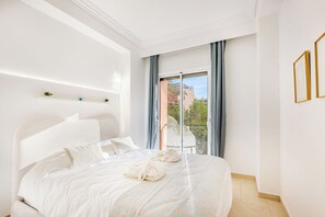 3 bedrooms, iron/ironing board, free WiFi, bed sheets - Central Guéliz, 3-bedroom apartment, renovated and sunny (Marrakech)