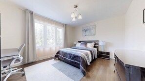 4 bedrooms, iron/ironing board, WiFi, bed sheets - Spacious 4BR House in North York Near Transit (Yonge & Sheppard) (Toronto)