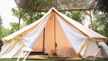 Tienda básica, 2 camas dobles | Wifi gratis