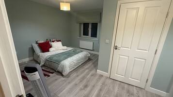 4 bedrooms, individually decorated, individually furnished, free WiFi