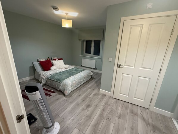 4 bedrooms, individually decorated, individually furnished, free WiFi