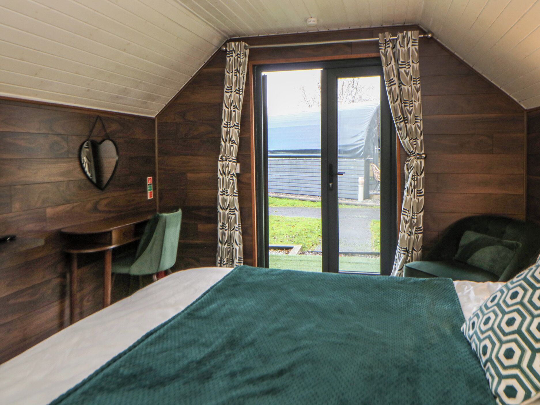 1 bedroom, individually decorated, individually furnished, free WiFi