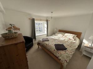 2 habitaciones, decoración personalizada y muebles diferentes 