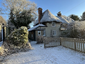 Cottage | Exterior - Hop Cottage (Petersfield)