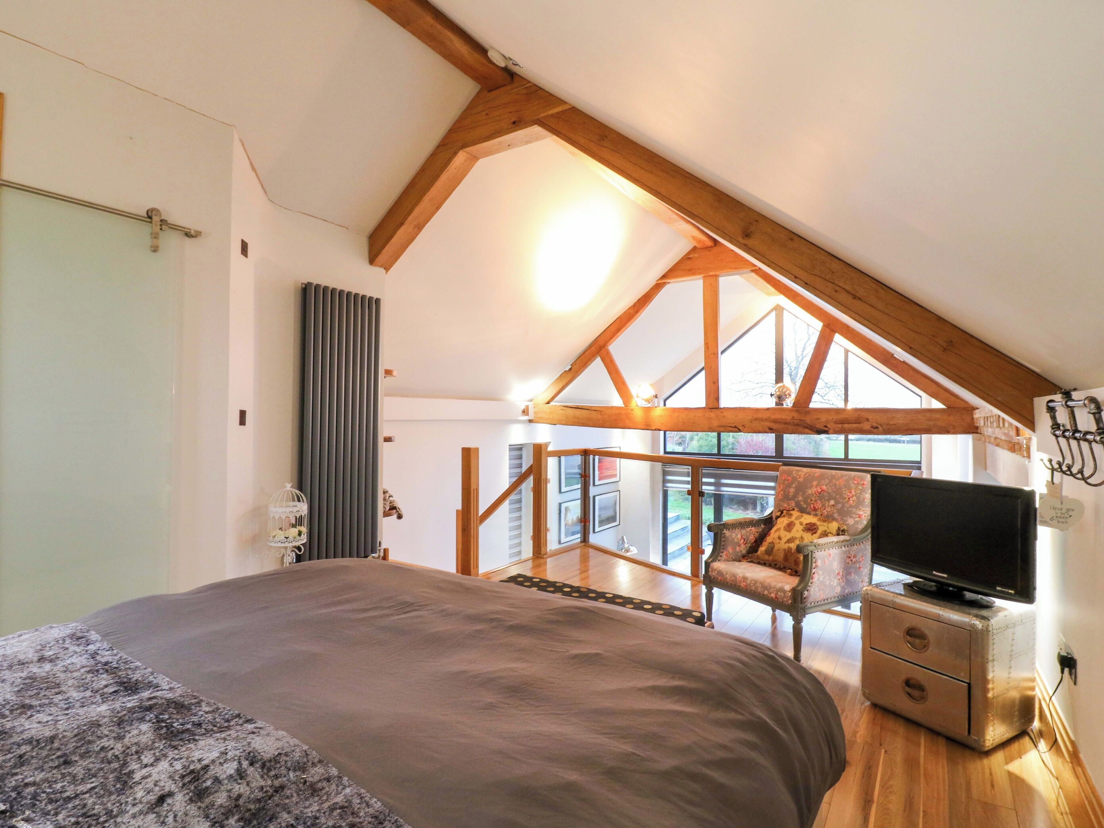 2 bedrooms, individually decorated, individually furnished, free WiFi