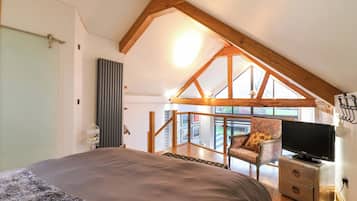 2 bedrooms, individually decorated, individually furnished, free WiFi