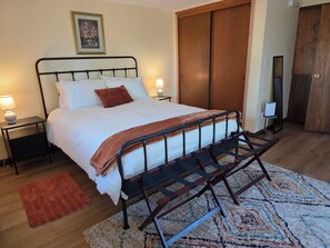 1 habitación, tabla de planchar con plancha, wifi y ropa de cama 